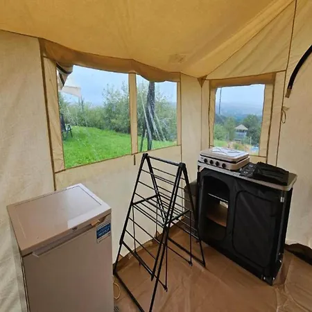 Cozy Tent With Activities Роскошный шатер Труа-Пон