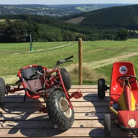 Οργανωμένο κάμπινγκ Cozy Tent With Activities